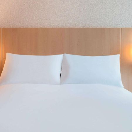 ไอบิส น็องต์ ซองทร์ การ์ ซุด Hotel ภายนอก รูปภาพ